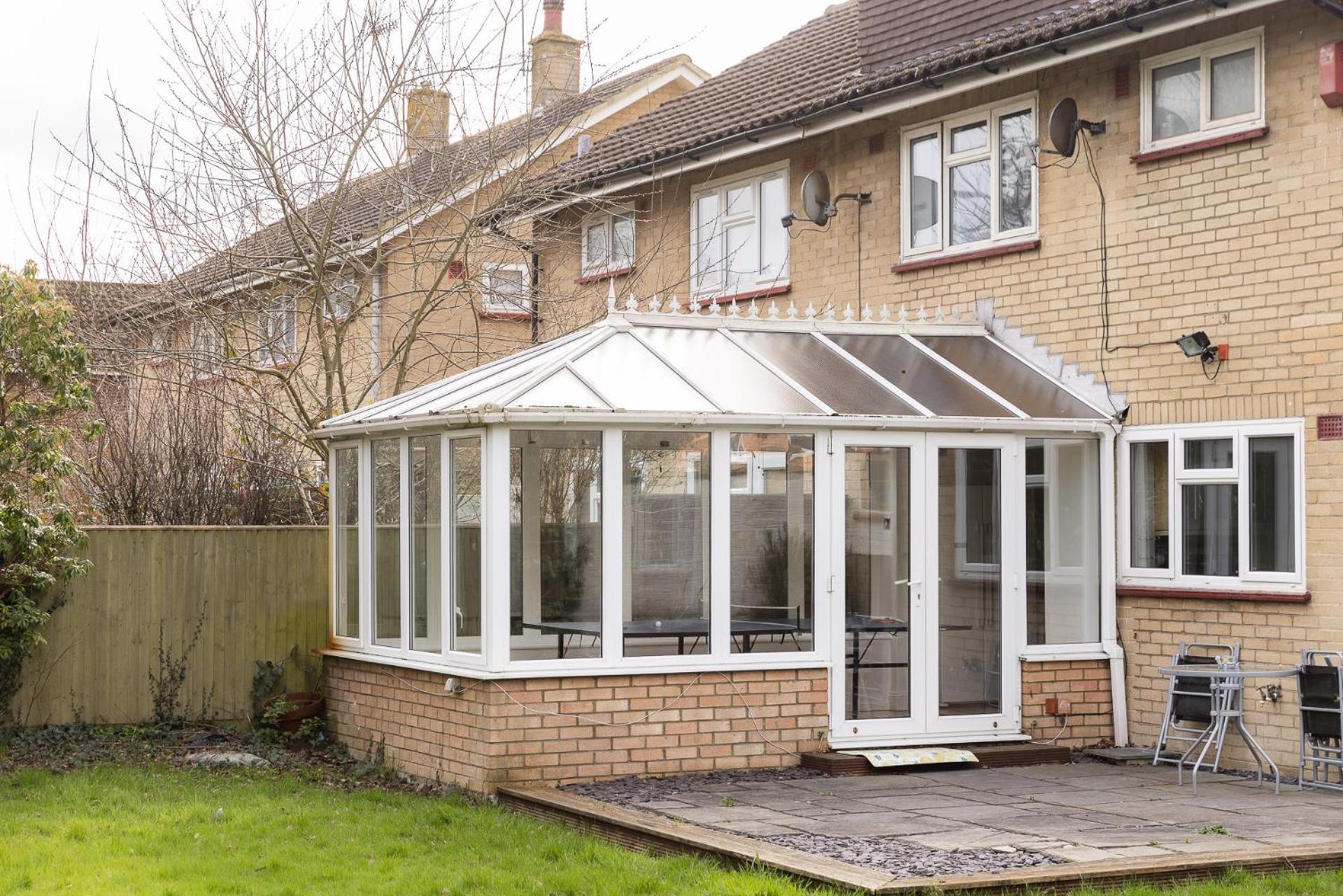 Ping-Pong Paradise Crawley  Exterior photo