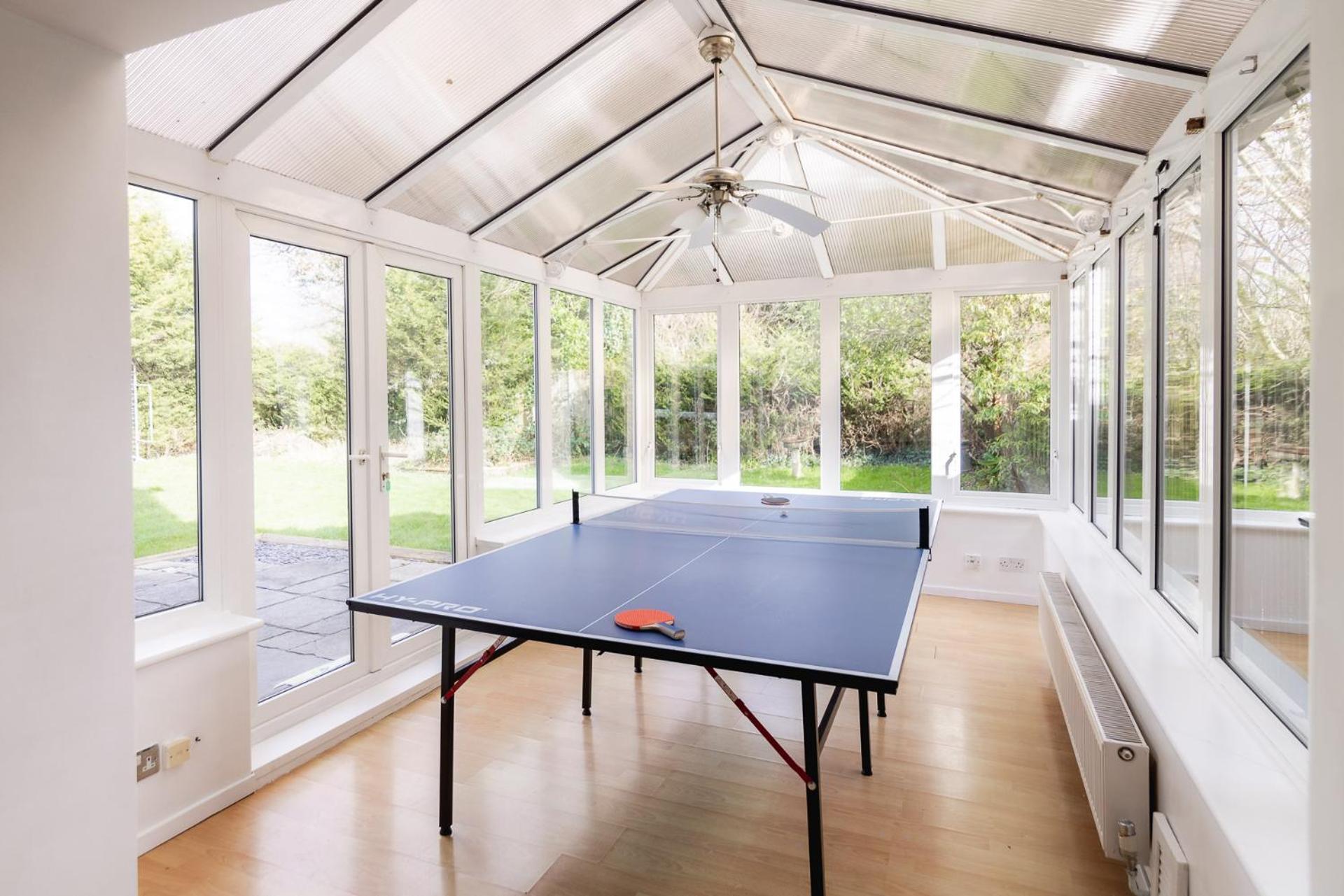 Ping-Pong Paradise Crawley  Exterior photo